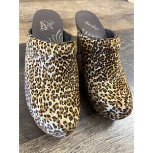 411 Dansko Professional Women's Shoes, Leopard Suede, size 41 Never Worn